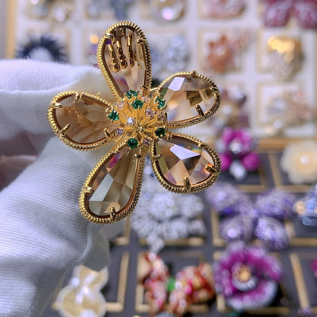 合成立方氧化锆铜胸针胸花