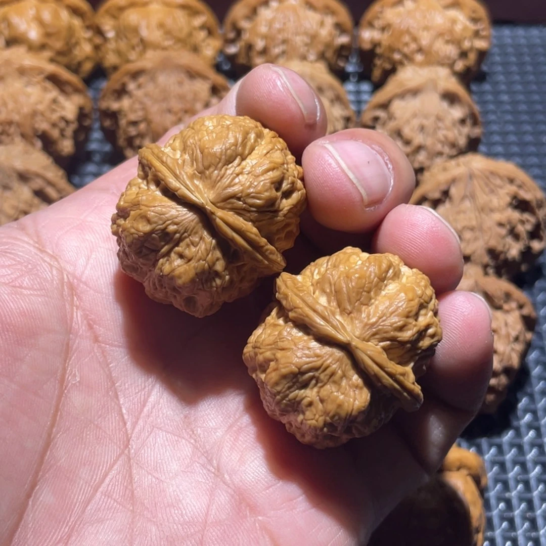 核桃32云铁核桃文玩