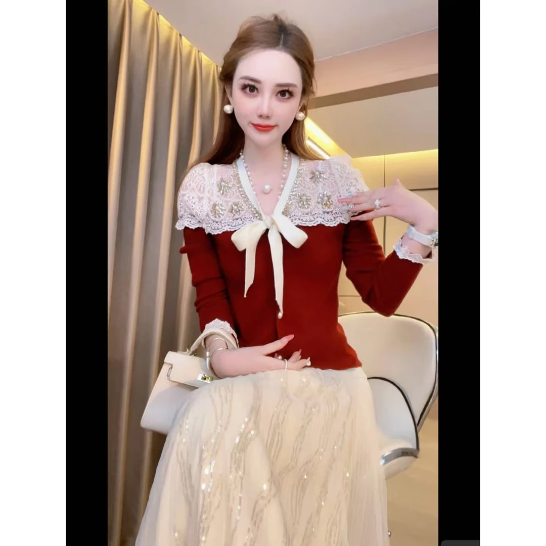 【凝香】重工钉珠拼接蕾丝轻奢百搭显瘦套头长袖上衣女