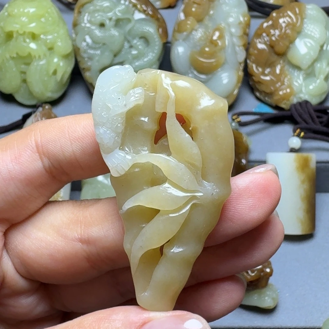颈饰未镶嵌和田玉