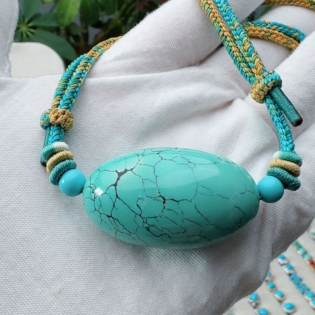 绿松石未镶嵌颈饰吊坠