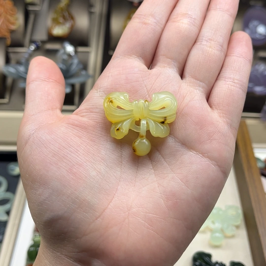 未镶嵌蛇纹石玉颈饰