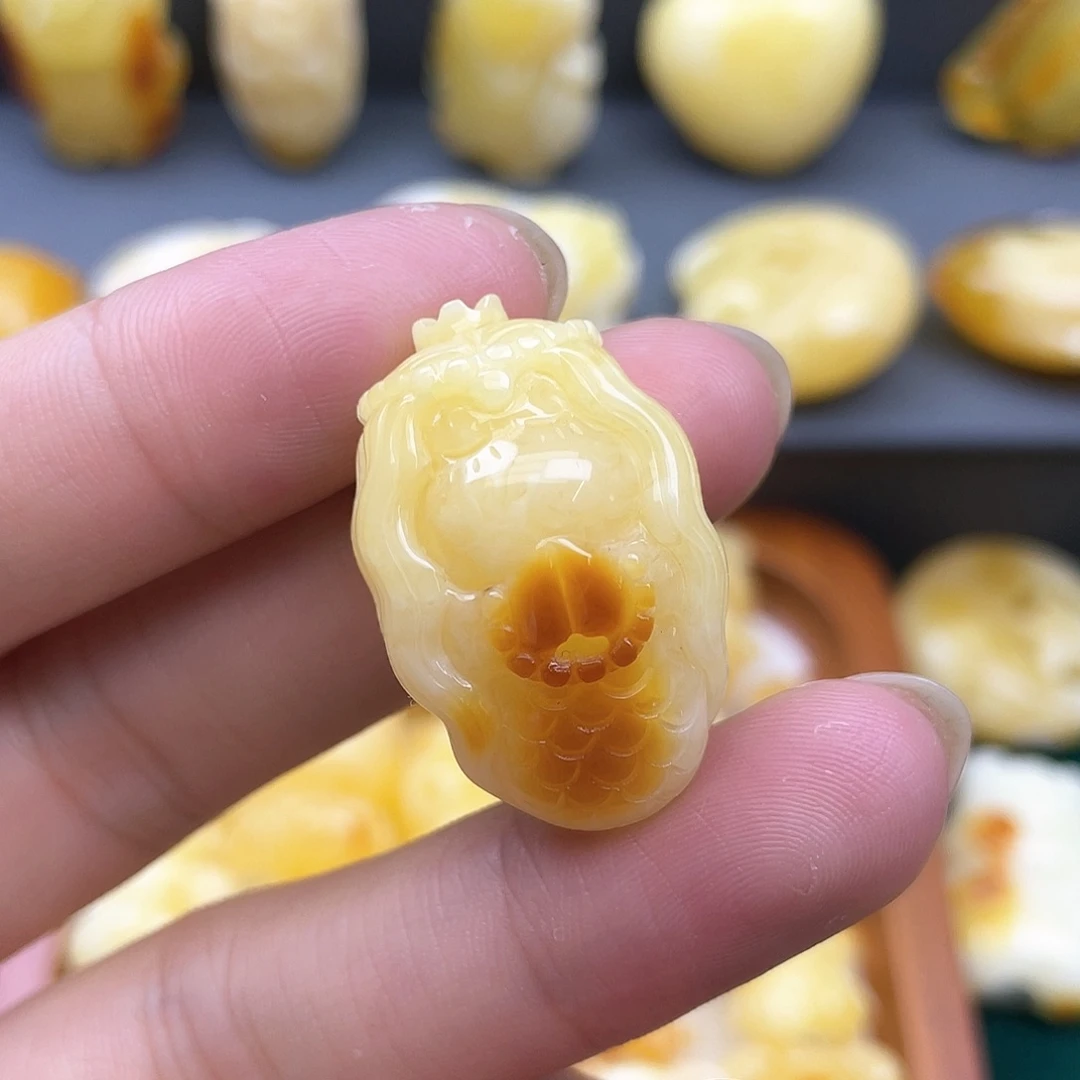 琥珀裸石未镶嵌蜜蜡