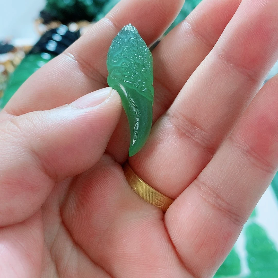 蛇纹石玉未镶嵌挂件