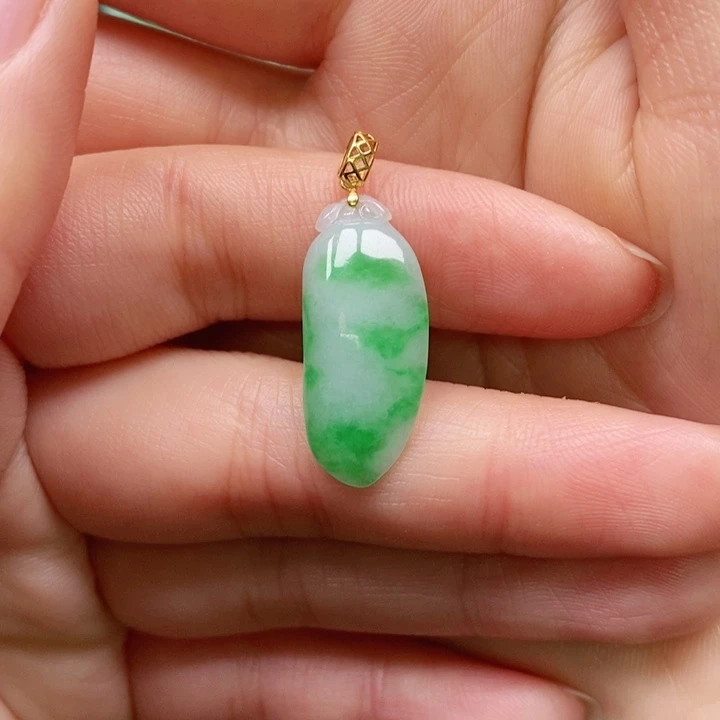 翡翠颈饰未镶嵌吊坠