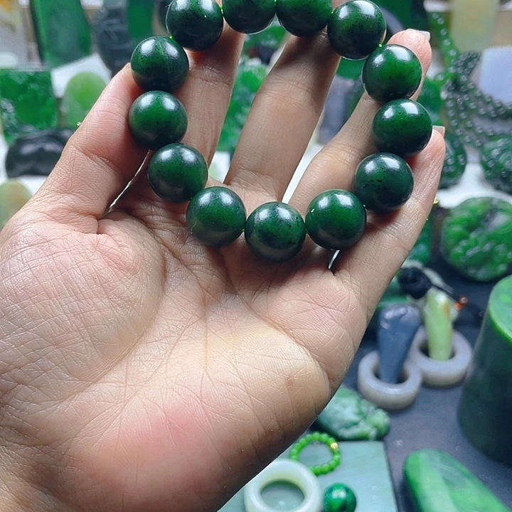 和田玉未镶嵌珠宝半成品