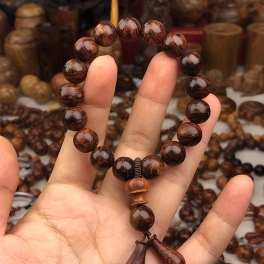 梁****海南黄花梨1.2一个