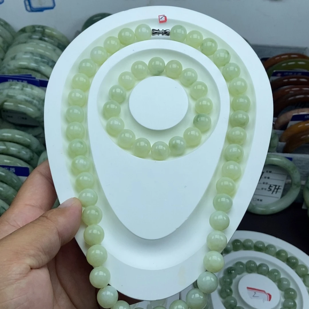 未镶嵌蛇纹石玉手链