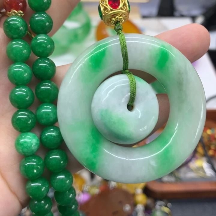 颈饰未镶嵌翡翠吊坠