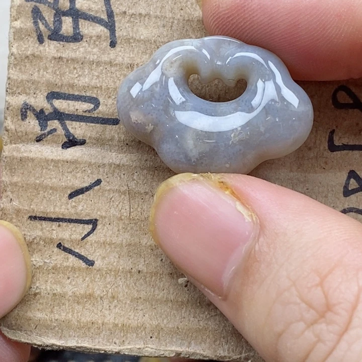 颈饰未镶嵌硅化珊瑚（珊瑚玉）博*