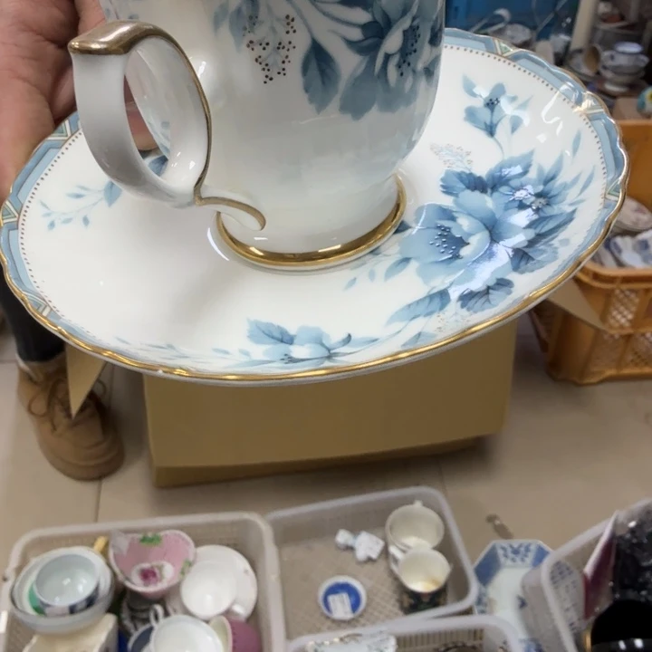 瓷片神****爱开播啦…开播啦！