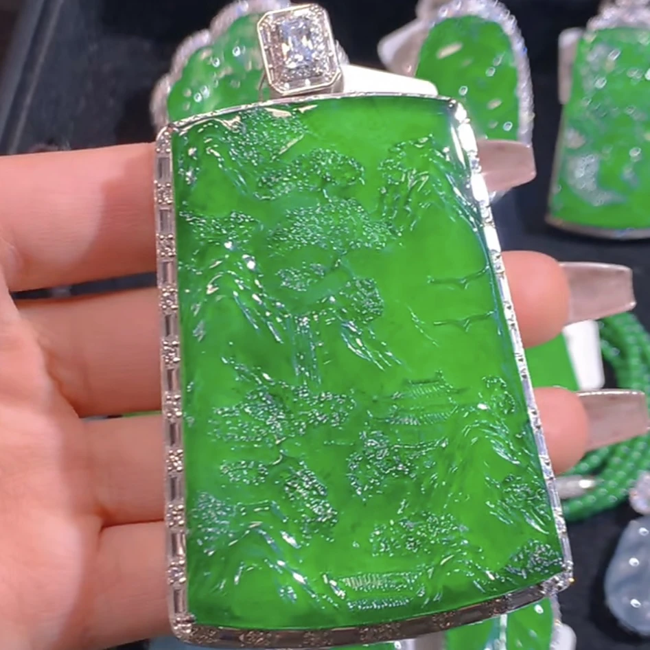 天然翡翠A货吊坠