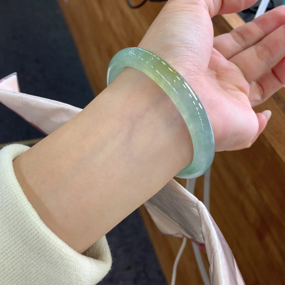 翡翠未镶嵌手镯天然Ａ货翡翠57贵妃