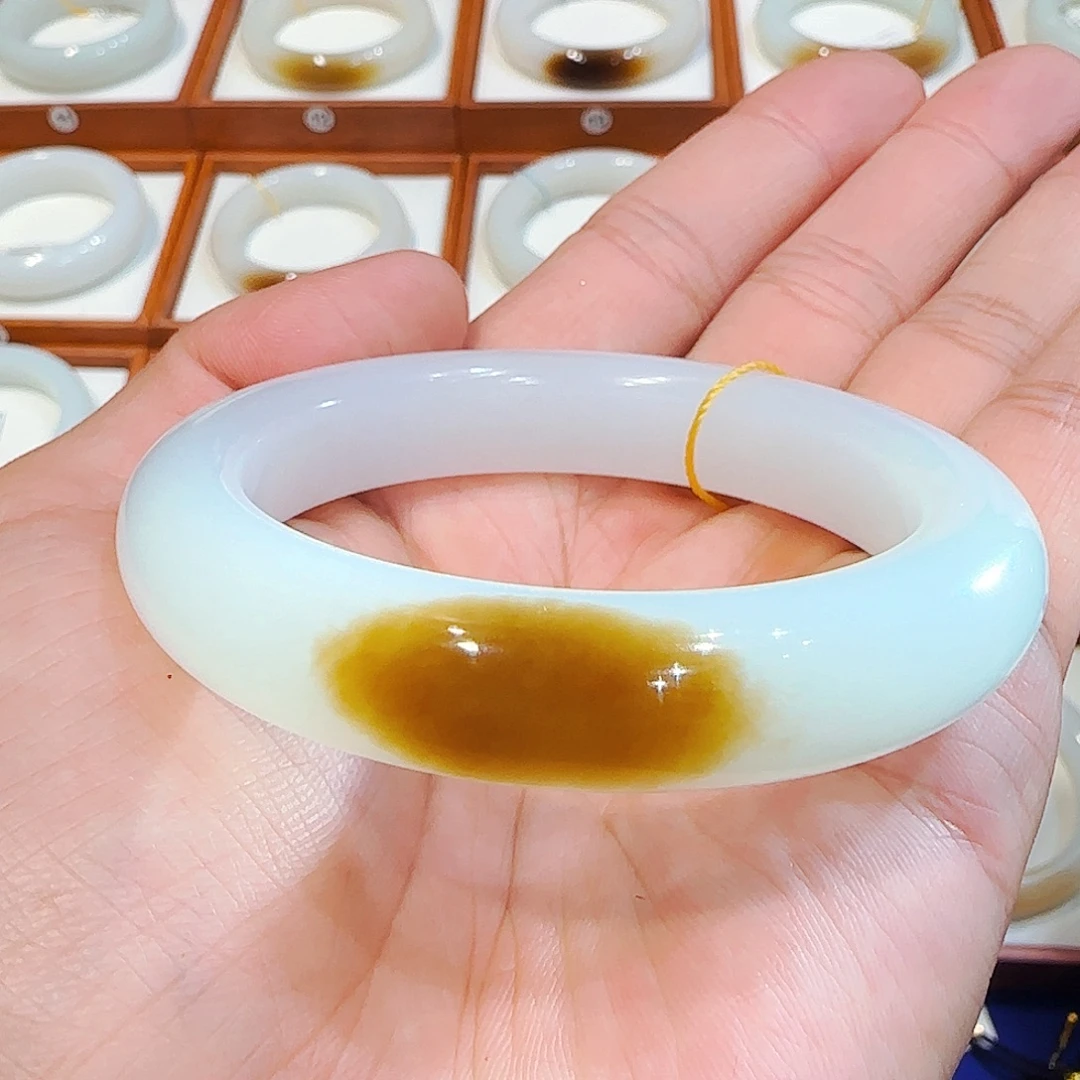 和田玉未镶嵌手镯且末一口糖55 56 57