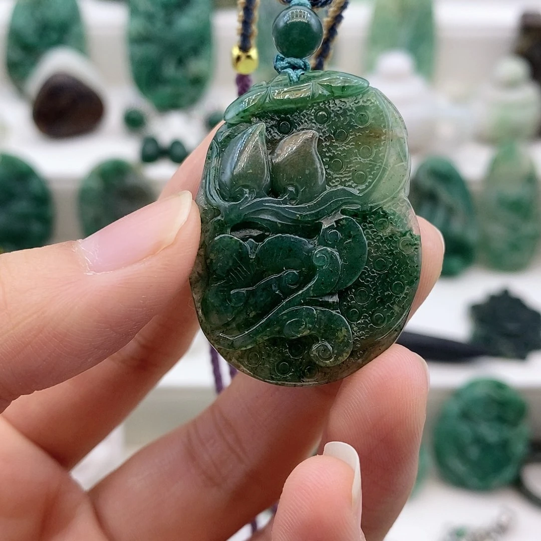 独山玉未镶嵌颈饰