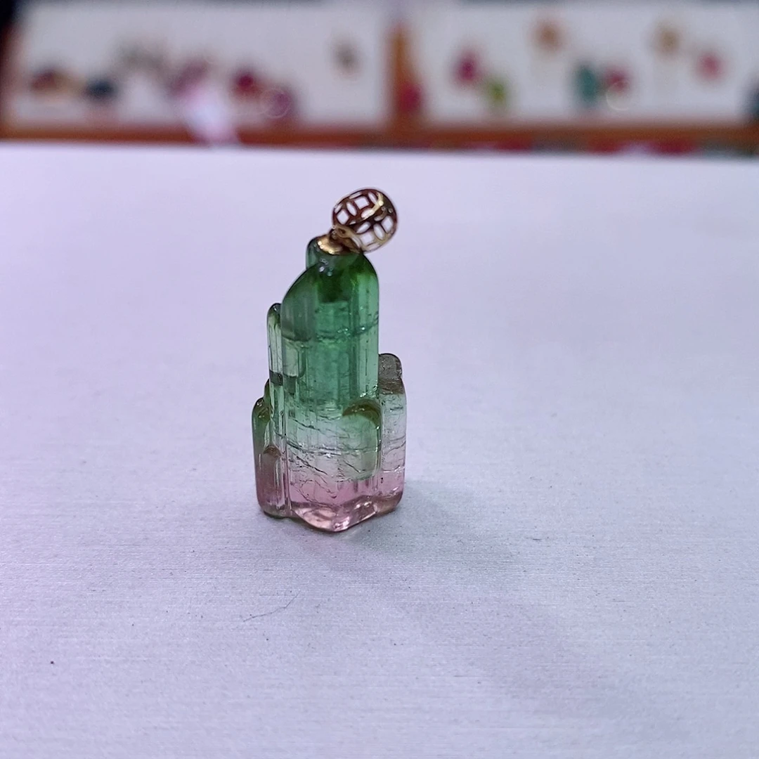 碧玺颈饰18K金镶嵌碧玺吊坠