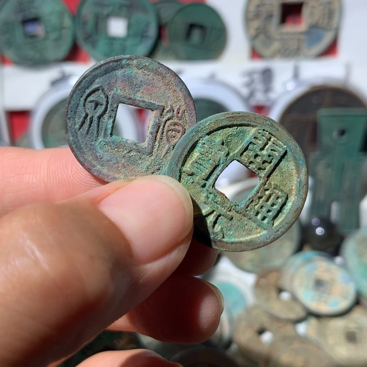 铜诺*现代工艺品钱钱