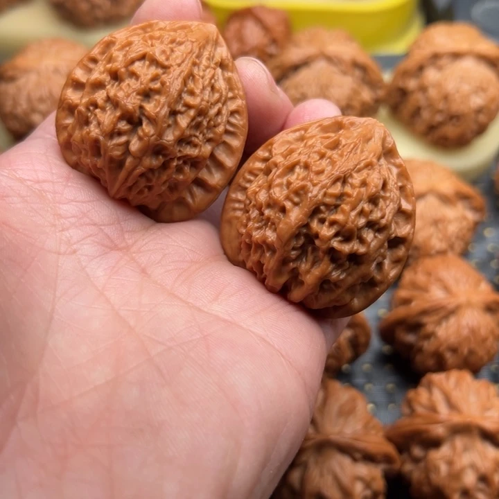 文玩核桃吊坠金牛39金品