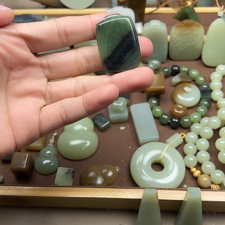 和田玉未镶嵌挂件