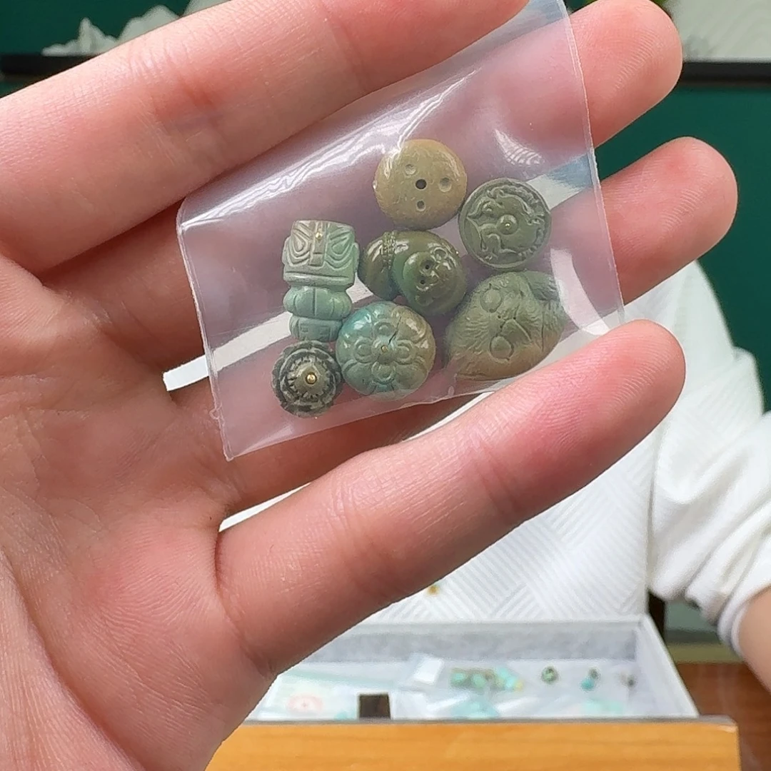 绿松石未镶嵌珠宝奇石