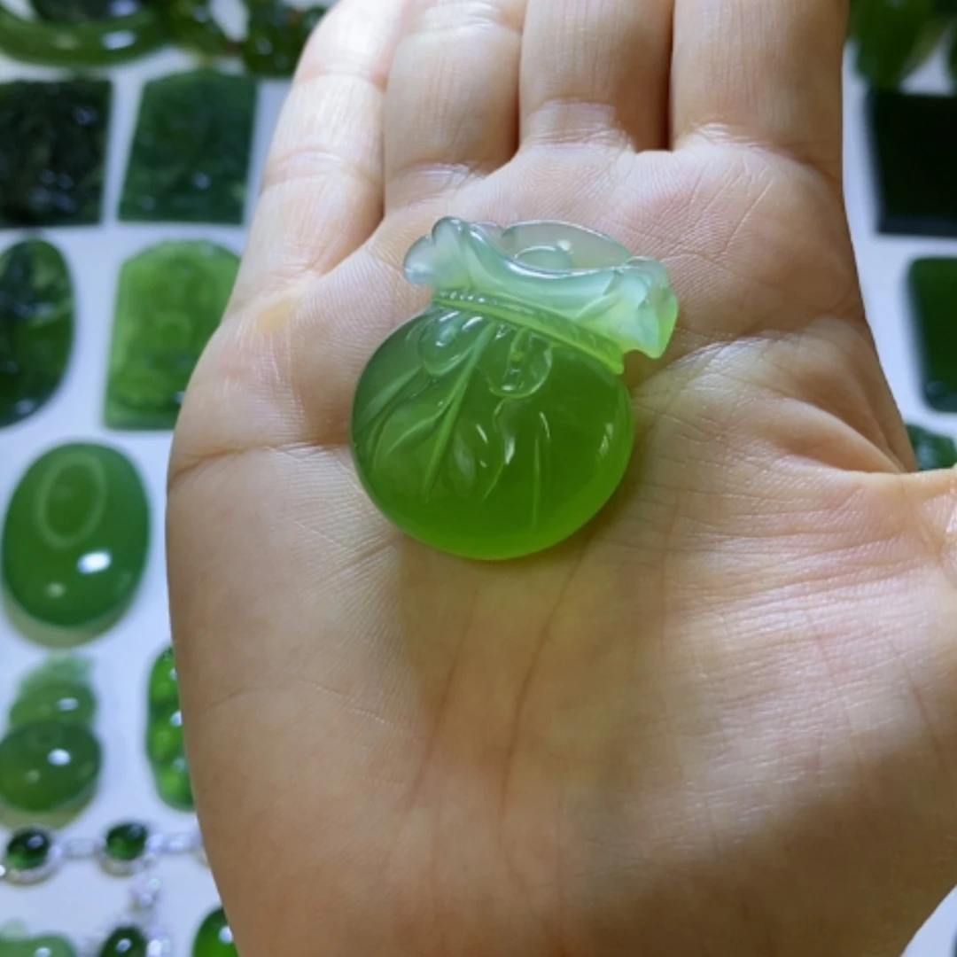 【闪购商品】蛇纹石玉颈饰未镶嵌