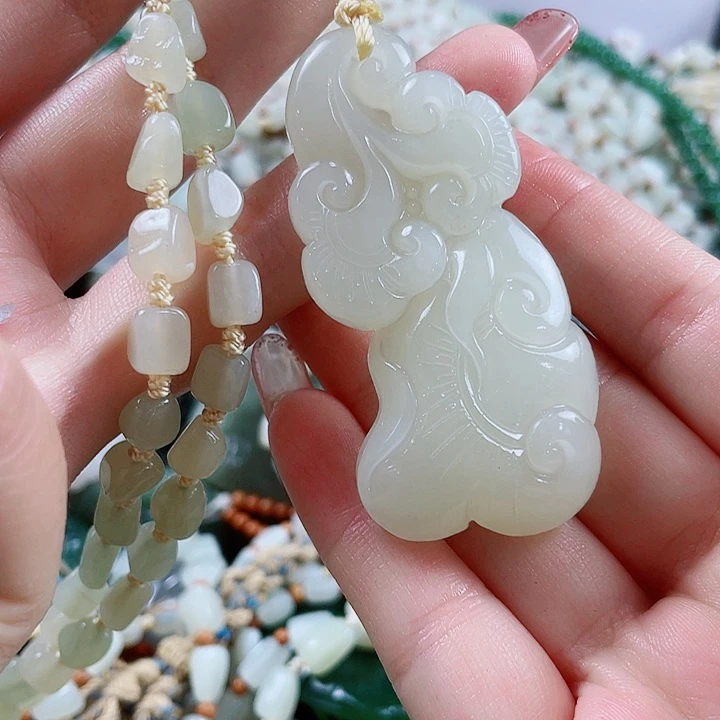 颈饰未镶嵌和田玉