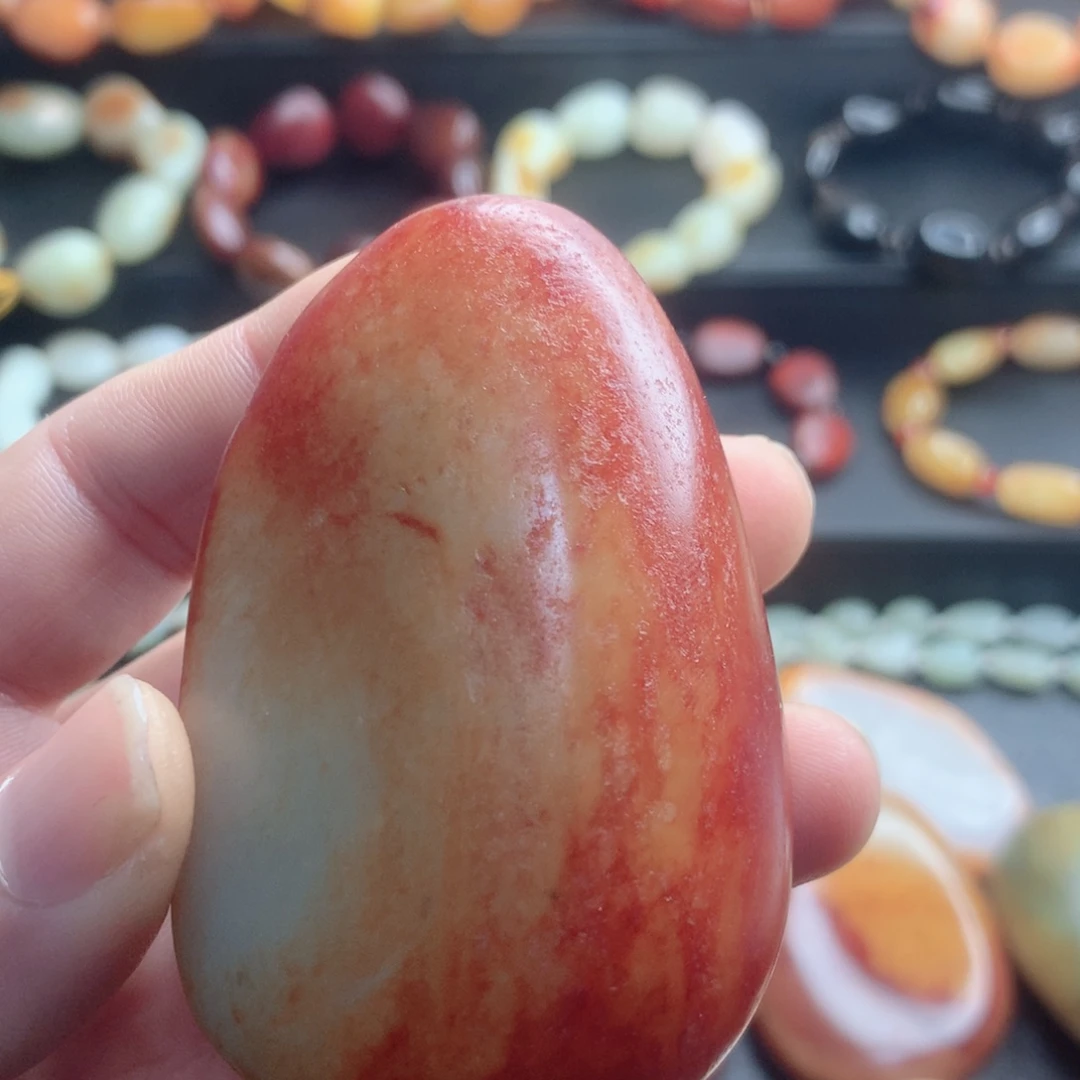 玉***叔和田玉未镶嵌颈饰