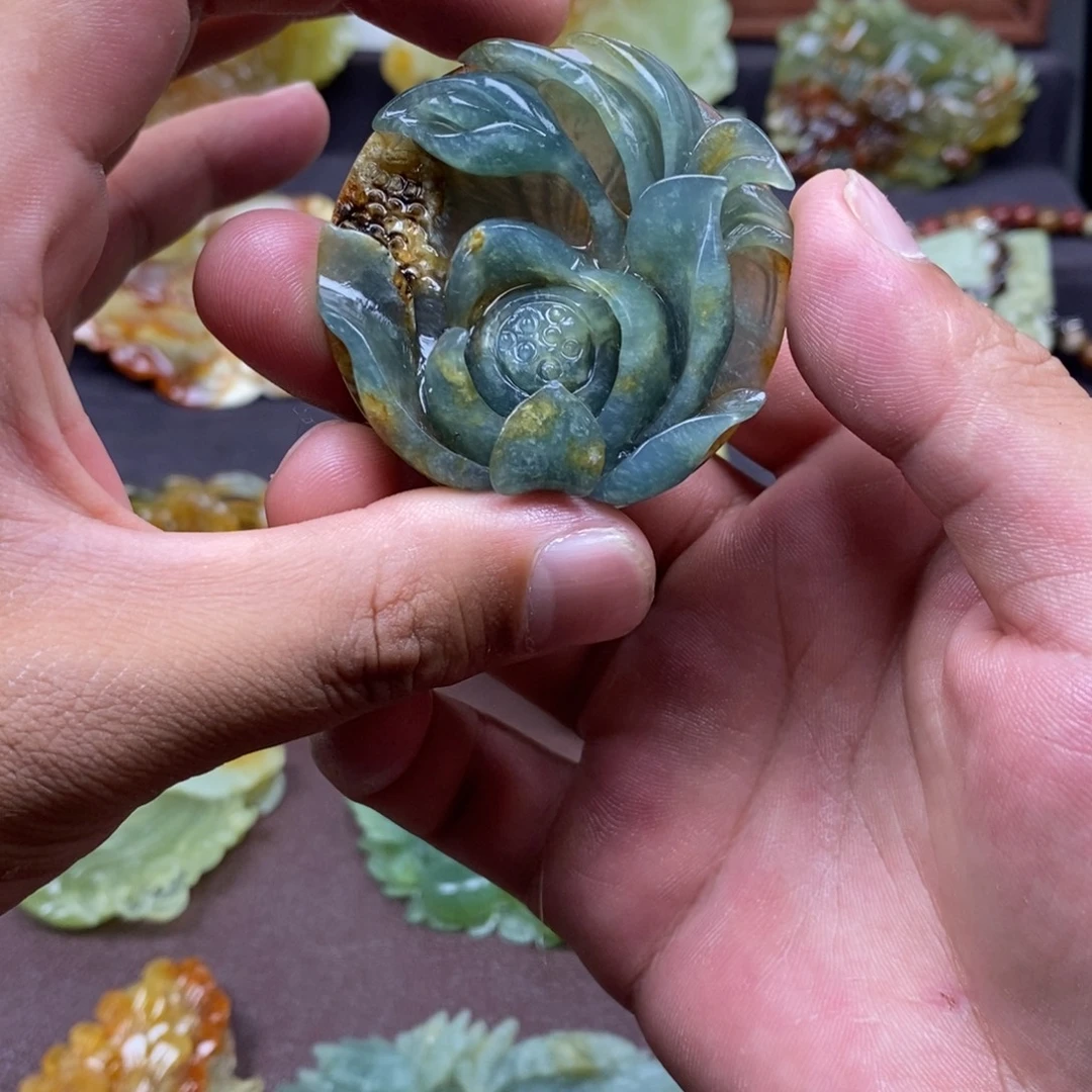 未镶嵌蛇纹石玉吊坠(赠链)