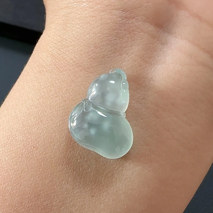 翡翠颈饰未镶嵌L葫芦