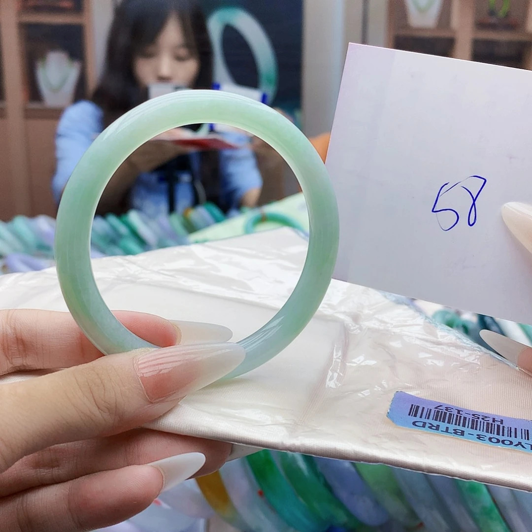 翡翠手镯未镶嵌5667888