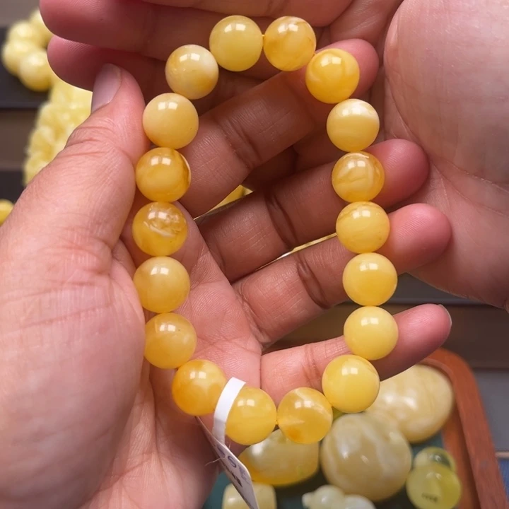 琥珀未镶嵌珠宝奇石M53号11.7+微瑕