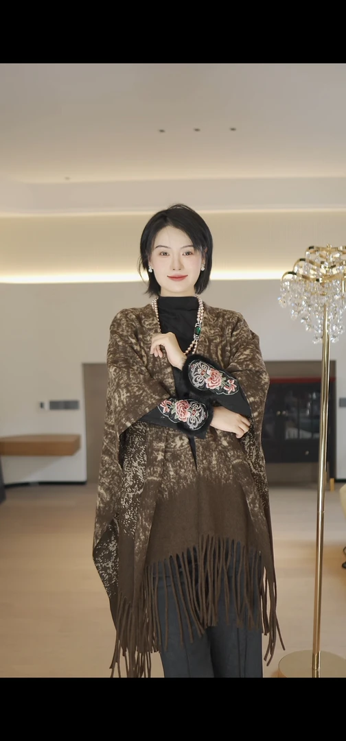 成人护颈防风冬季厚款极简风披肩时尚流苏秋季