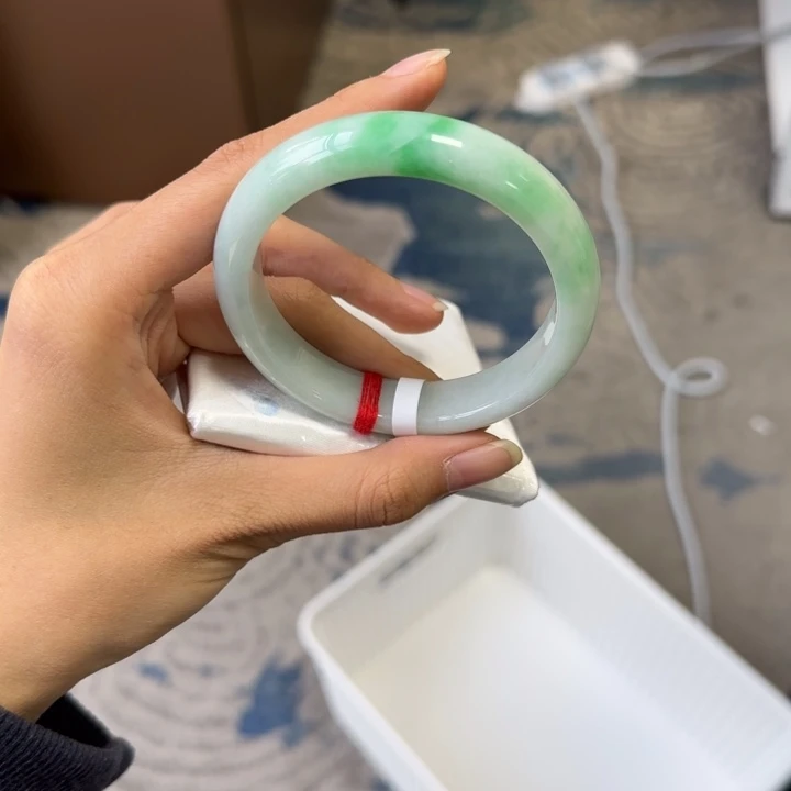 未镶嵌手镯翡翠飘阳绿-57.7圈