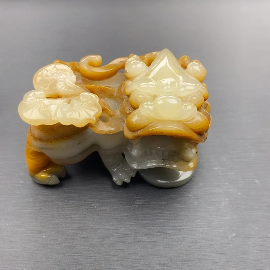 石英质玉（黄龙玉）未镶嵌颈饰