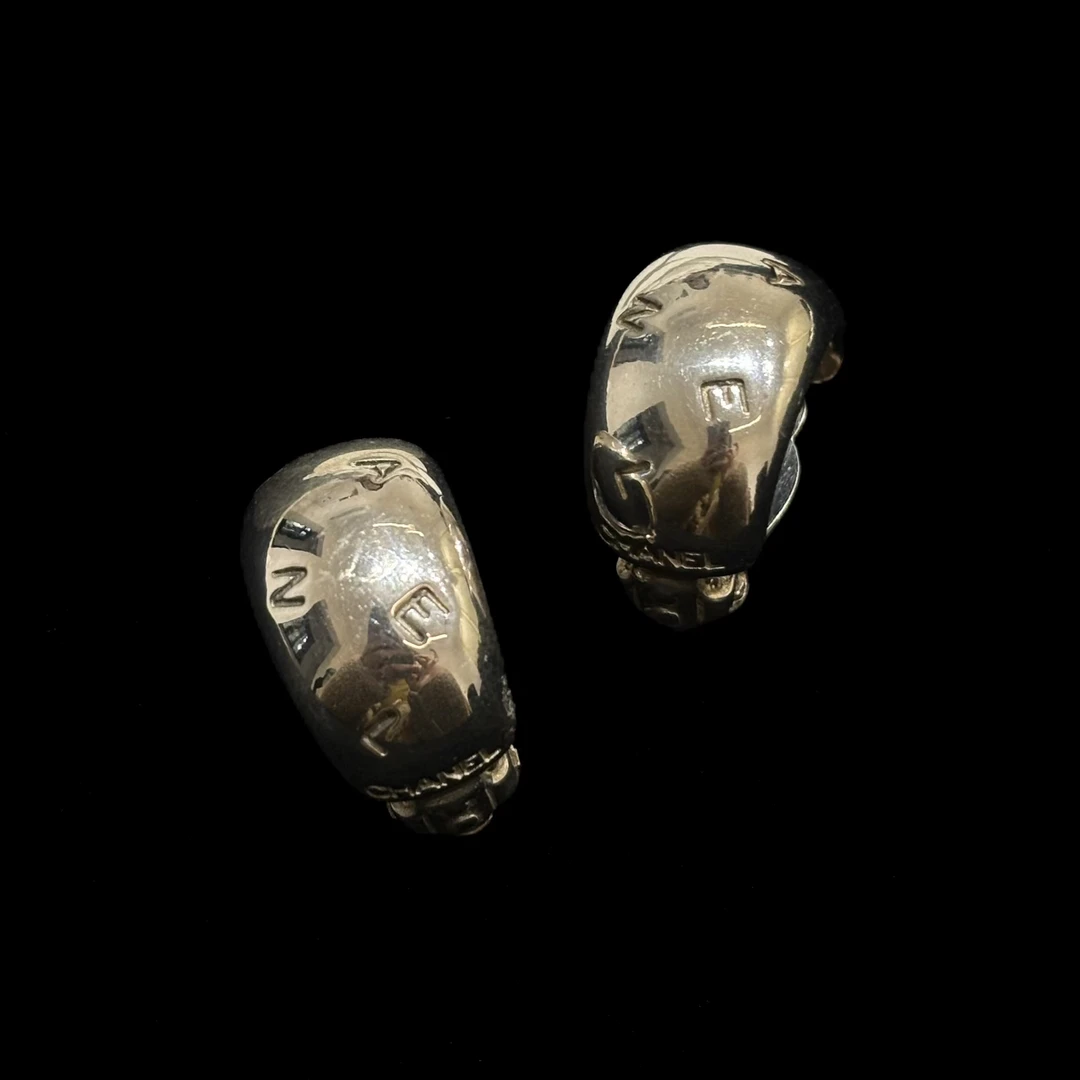 95新 Chanel/香奈儿 Chanel925银浮雕字母耳夹41747574