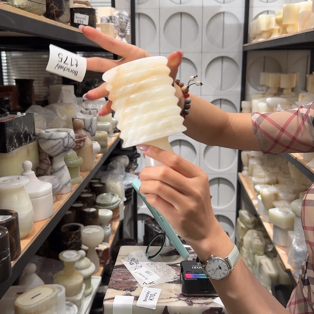 大理石t175。 有手感。 关机