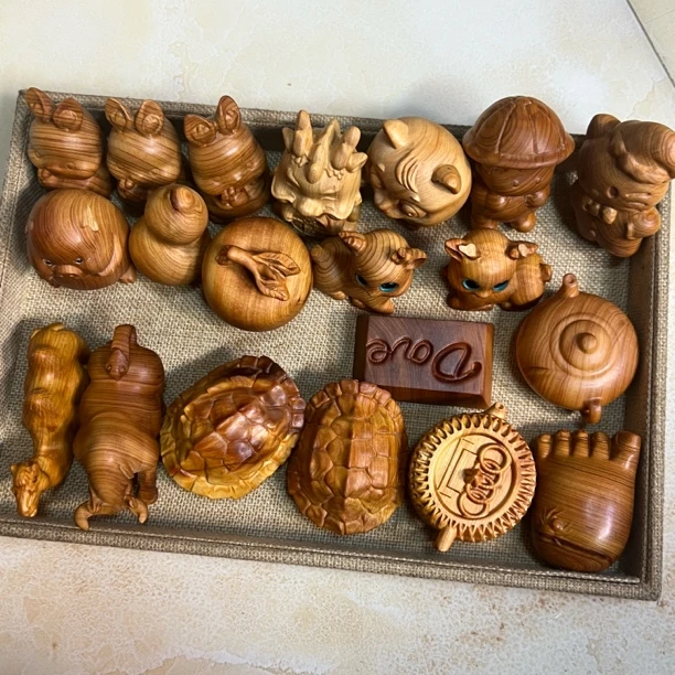 太行崖柏手把件浮力