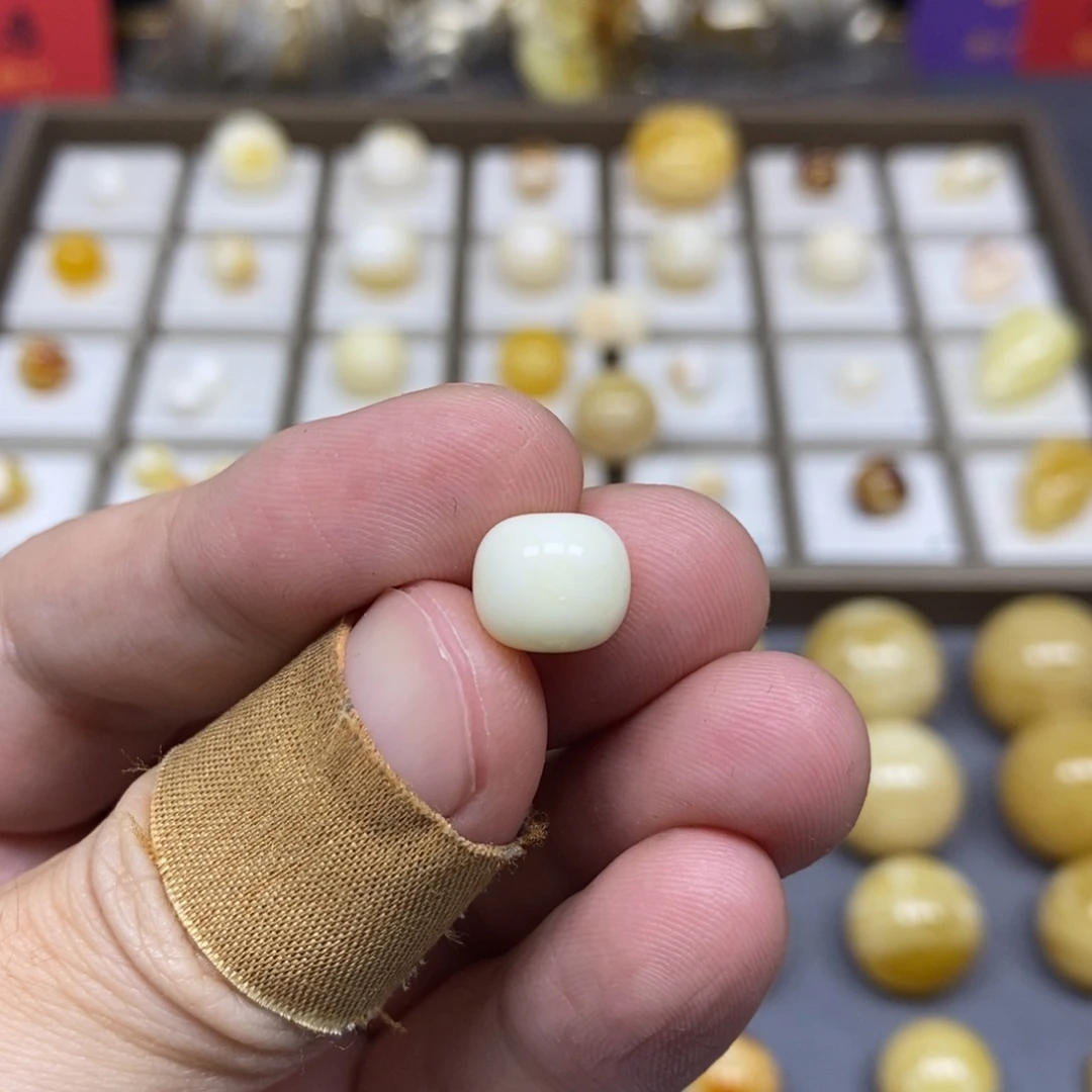琥珀未镶嵌珠宝奇石10老型