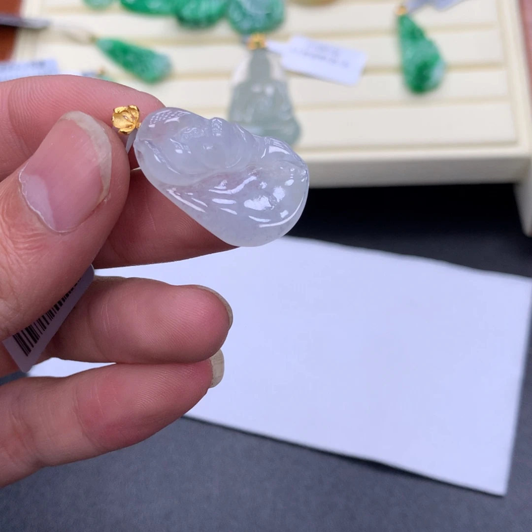 翡翠18K金镶嵌颈饰吊坠