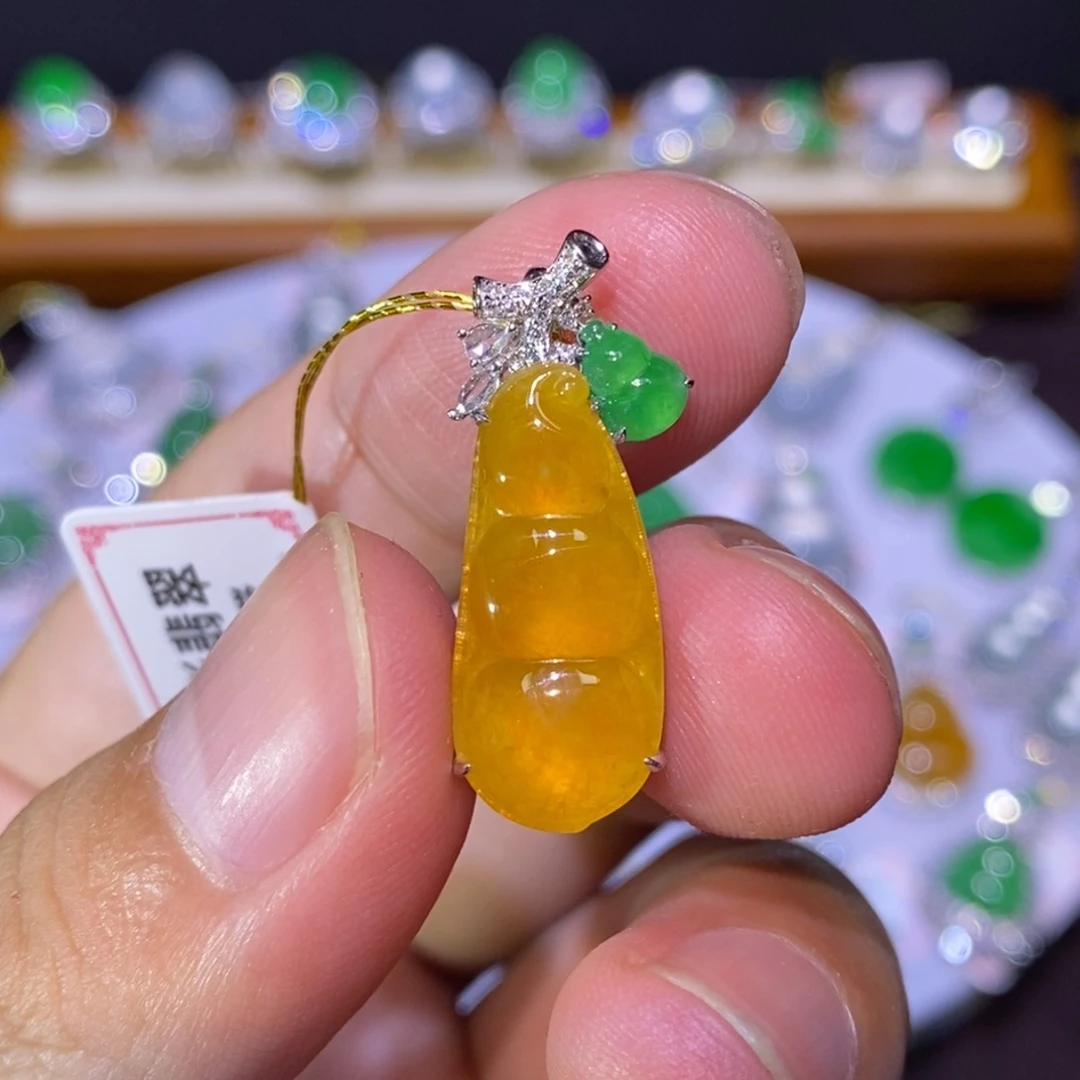 【闪购商品】颈饰18K金镶嵌翡翠