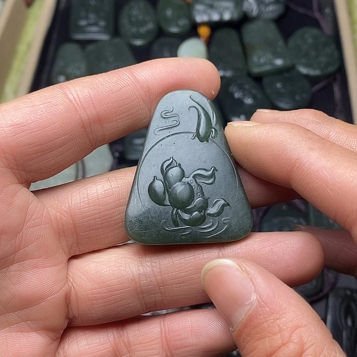 和田玉（糖玉）未镶嵌颈饰