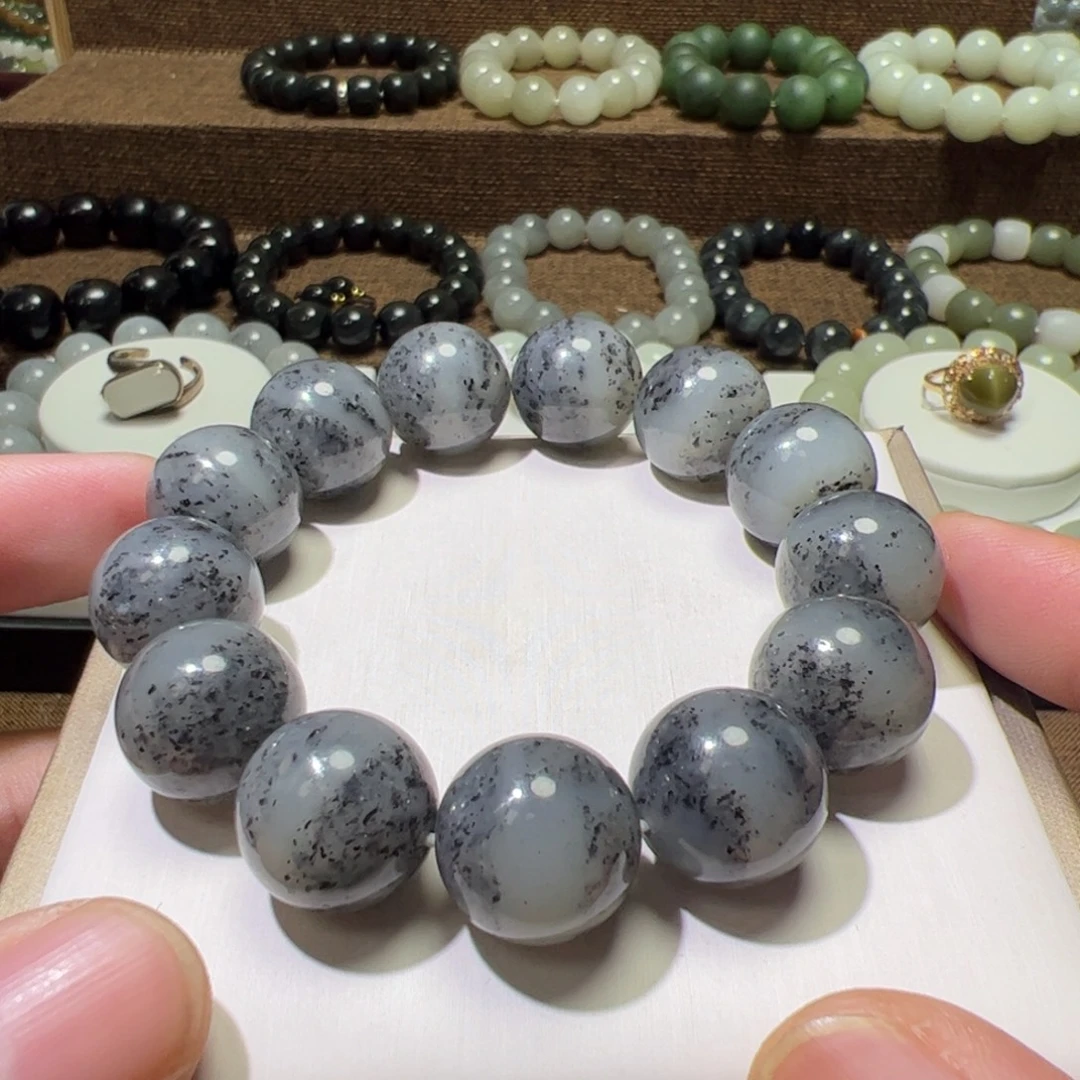 ****缘和田玉未镶嵌手串