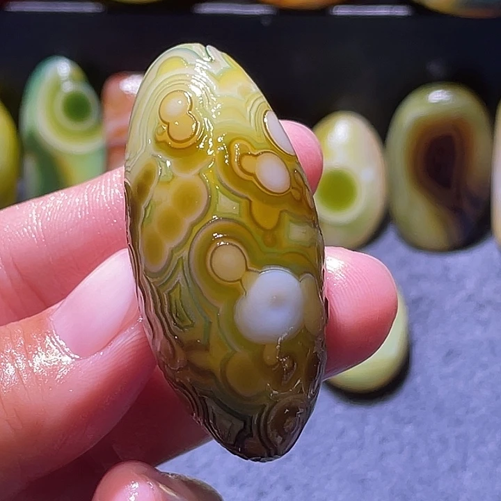 玛瑙/玉髓未镶嵌珠宝奇石