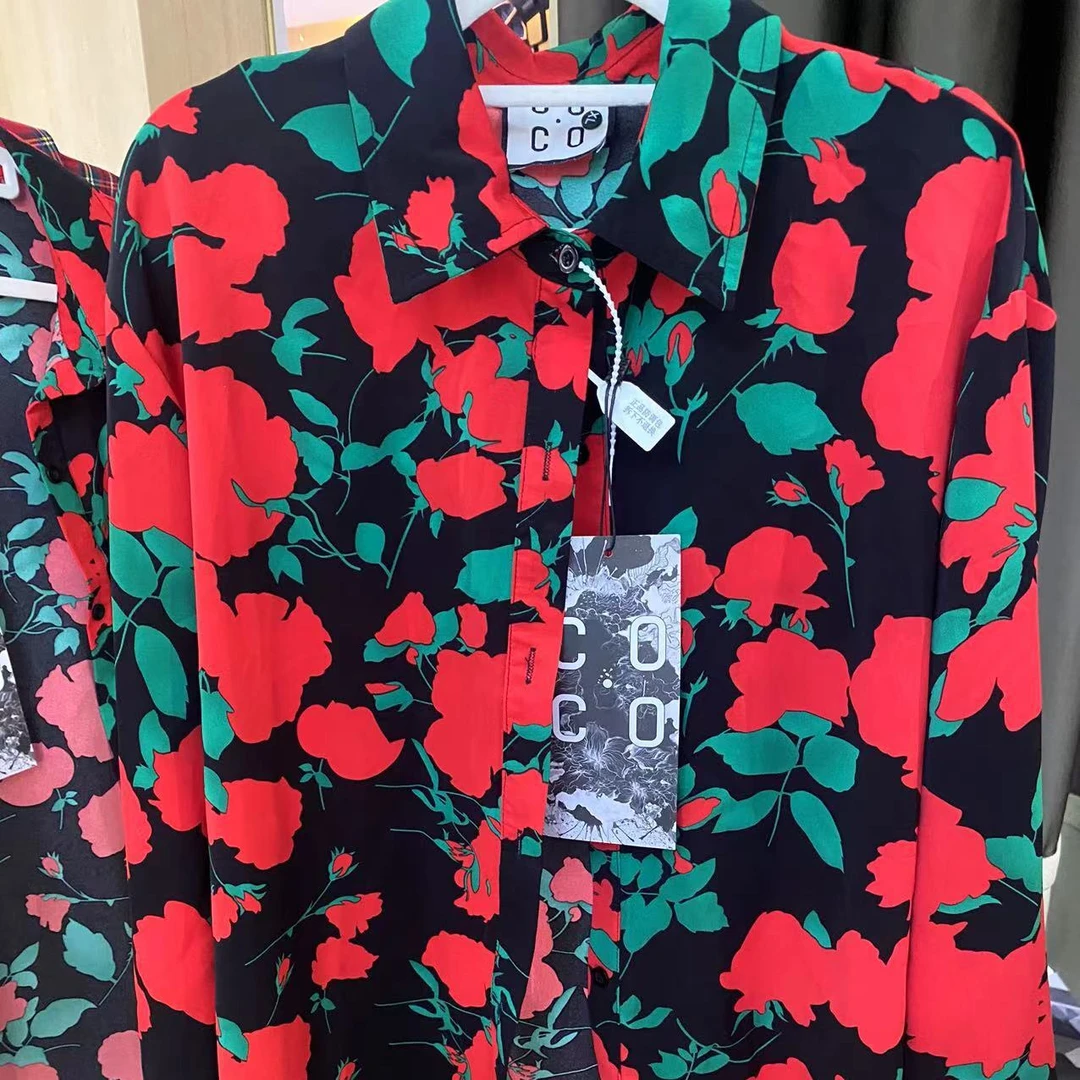 红色花朵薄款衬衣