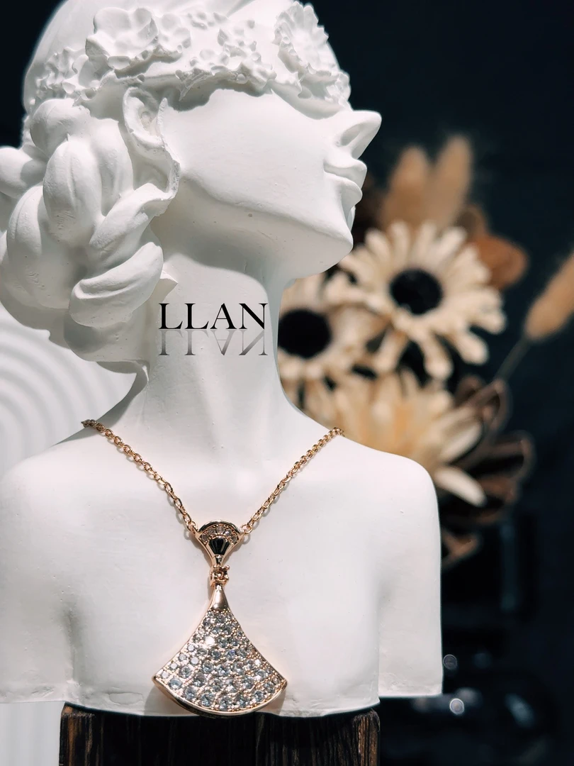 铜合金锆石项链 时尚满钻扇形裙子女项链轻奢简约INS风