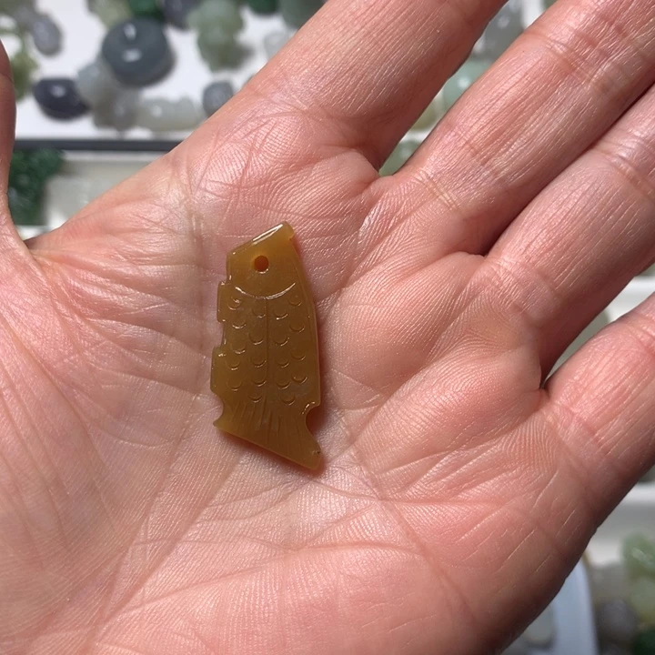 和田玉（糖玉）未镶嵌珠宝奇石