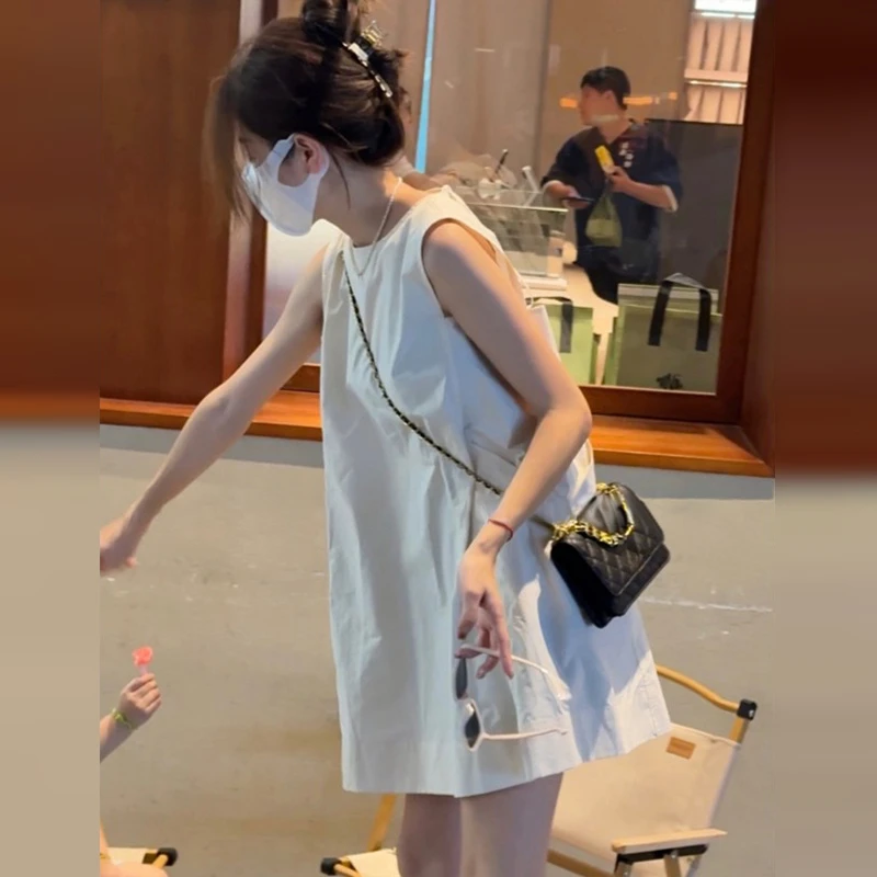 白色无袖背心连衣裙子女2025法式气质收腰设计感a字短裙3918