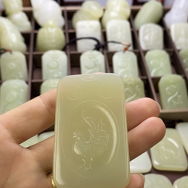 昆仑石鸡守护不动明王