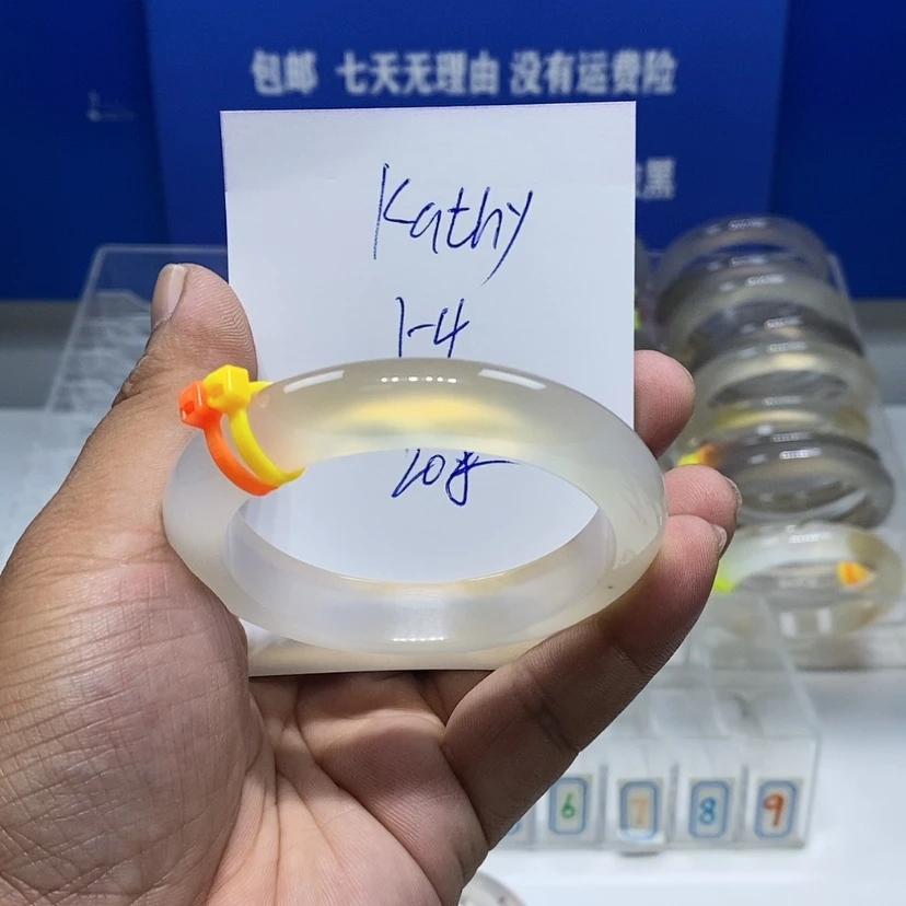 【闪购商品】玛瑙/玉髓手镯未镶嵌K****?