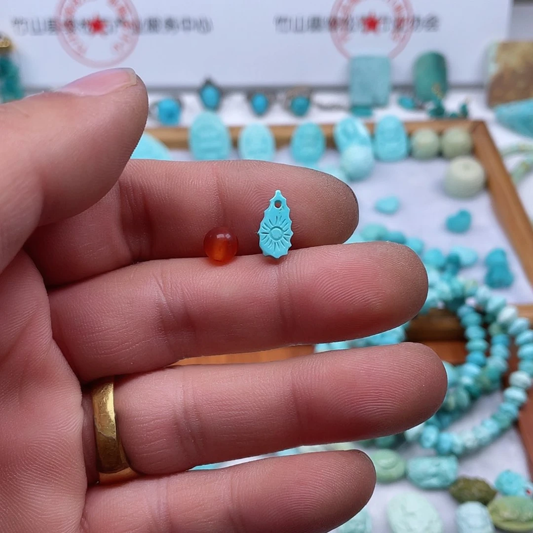 南红玛瑙颈饰未镶嵌300